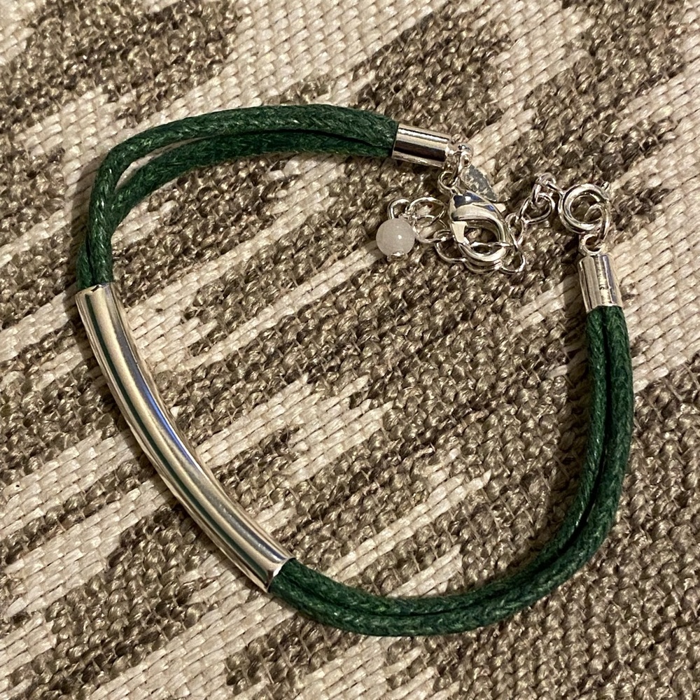 Avon Energy of Color Bracelet - Green Olive Green *NEW*